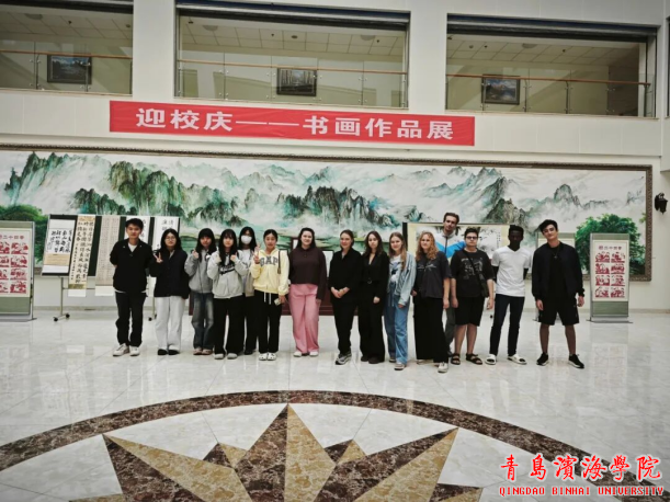 书香启新程｜国际教育学院留学生参观小珠山校区中央图书馆